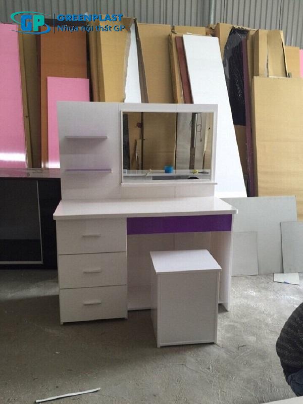 ban-trang-diem-nhua-dai-loan (1)