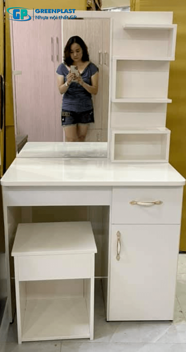 ban-trang-diem-nhua-dai-loan (5)