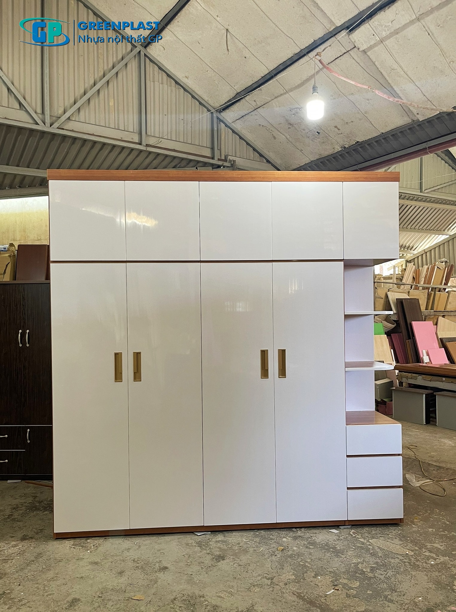 phân biệt tủ nhựa đài loan