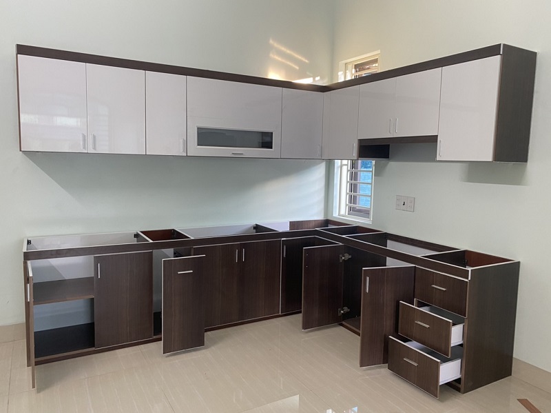 So sánh tủ bếp gỗ công nghiệp và tủ bếp nhựa GP Greenplast