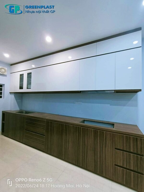 tủ bếp nhựa GP vân gỗ mun sang trọng